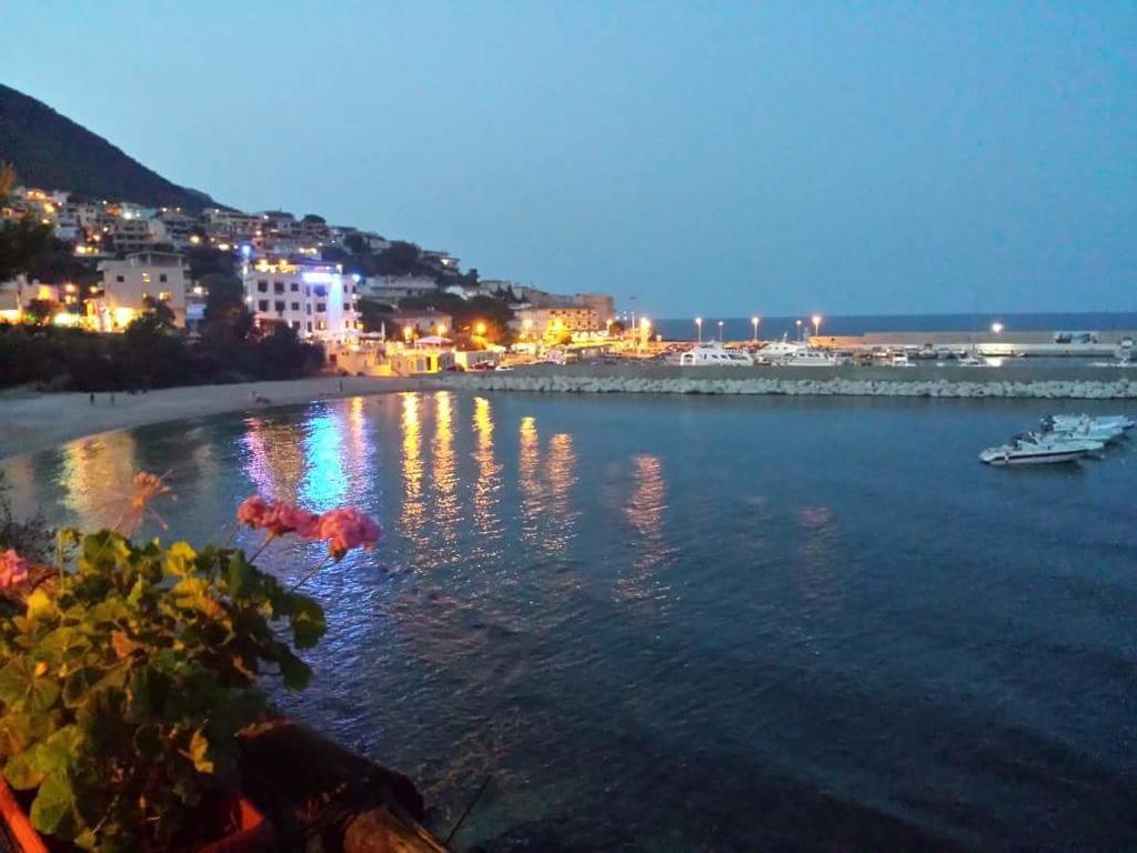 Appartamenti Le Conchiglie E Le Stelle Marine Cala Gonone Eksteriør bilde